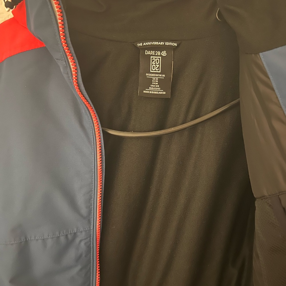 Women’s ski jacket - Picture 3 of 4
